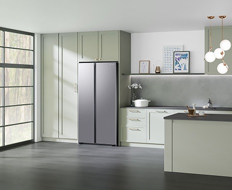 RS8000CCH is installed with cabinets in a Built-in Look.