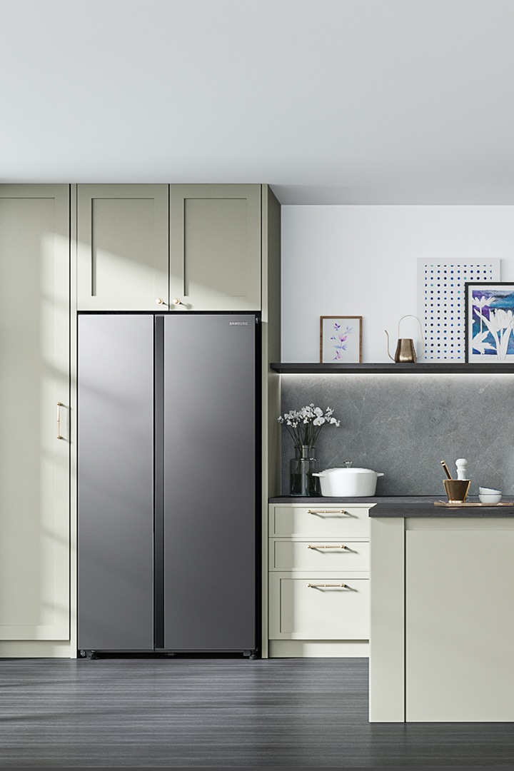 RS8000CCH is installed in the Kitchen with a large window.