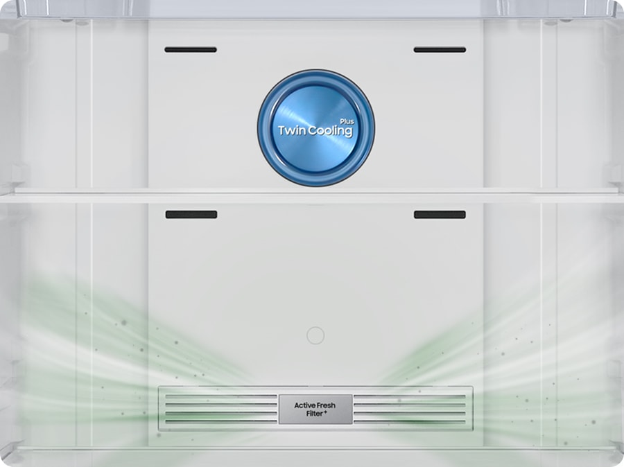 The new Active Fresh Filter with integrated duct is built into the middle of the fridge. The built-in Active Fresh Filter eliminates bacteria and allows fresh air to flow through the front and side outlets, keeping the interior clean and purified.