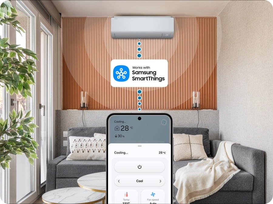 As the smartphone approaches the indoor unit, SmartThings recognizes the unit, and a pop-up window appears. The smartphone is then used to operate the indoor unit.