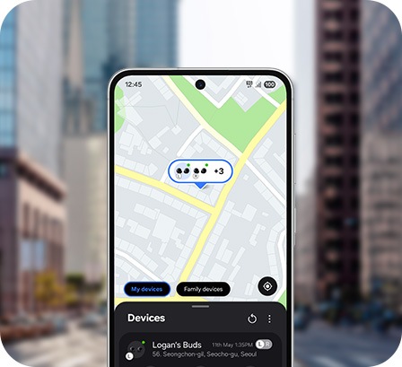 A Samsung Galaxy smartphone with Samsung Find showing the location of the missing earbuds.