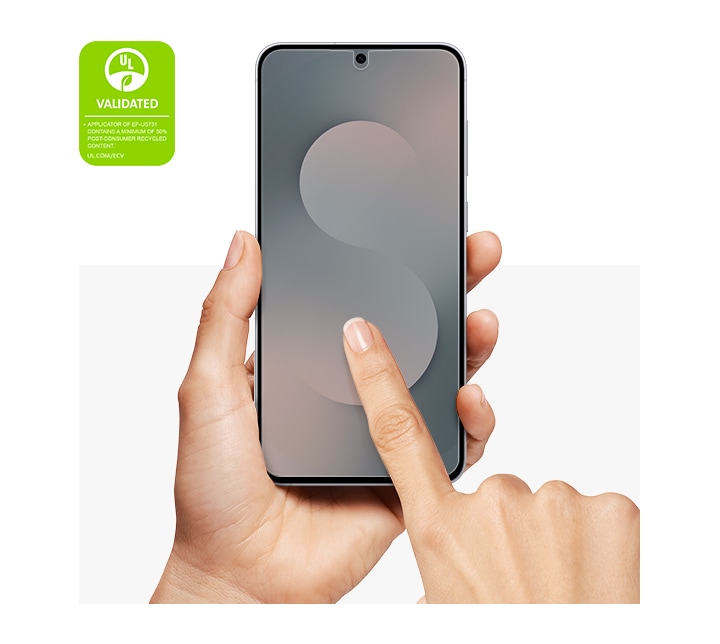 A left hand is holding a Galaxy S25 FE applied with the Anti-reflecting Film while the right index finger is touching the screen. A UL Environmental Claim Validation Mark is shown that reads APPLICATOR OF EF-US731 CONTAINS A MINIMUM OF 50% POST-CONSUMER RECYCLED CONTENT.
