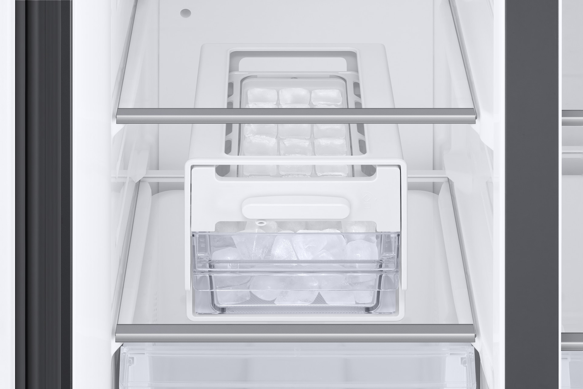 detail-twist-ice-maker Clean Navy&Clean Pink