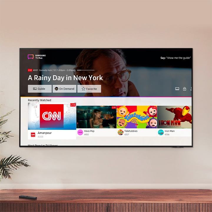L'immagine dell'interfaccia utente di Samsung TV Plus mostra varie immagini di contenuti popolari.