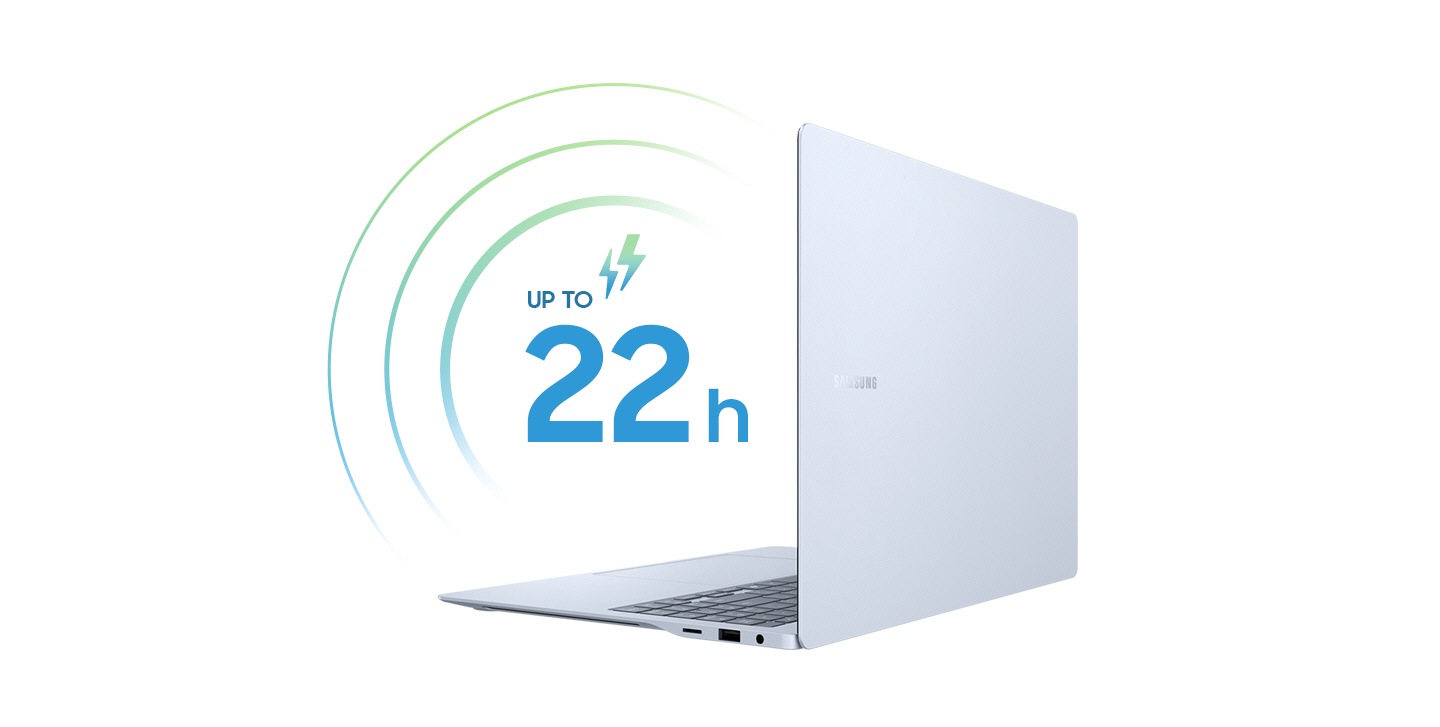 Un Galaxy Book4 Edge aperto, con il retro visibile dal lato sinistro e il logo Samsung in vista sulla scocca. Fino a 22 ore di durata della batteria.