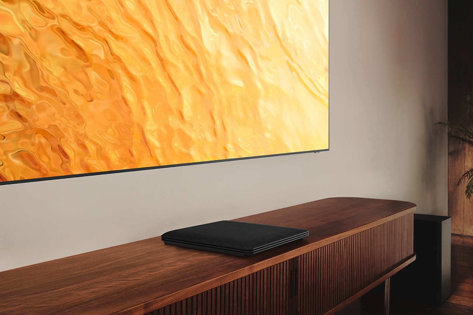 [spéá~kér-d~étáí~l Blá~ck]