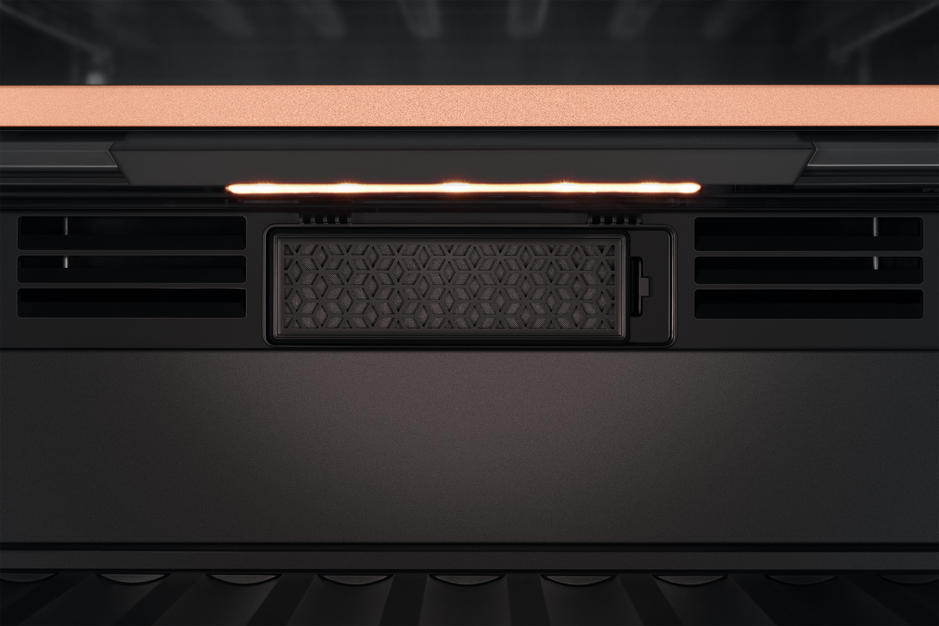 detail1 Black