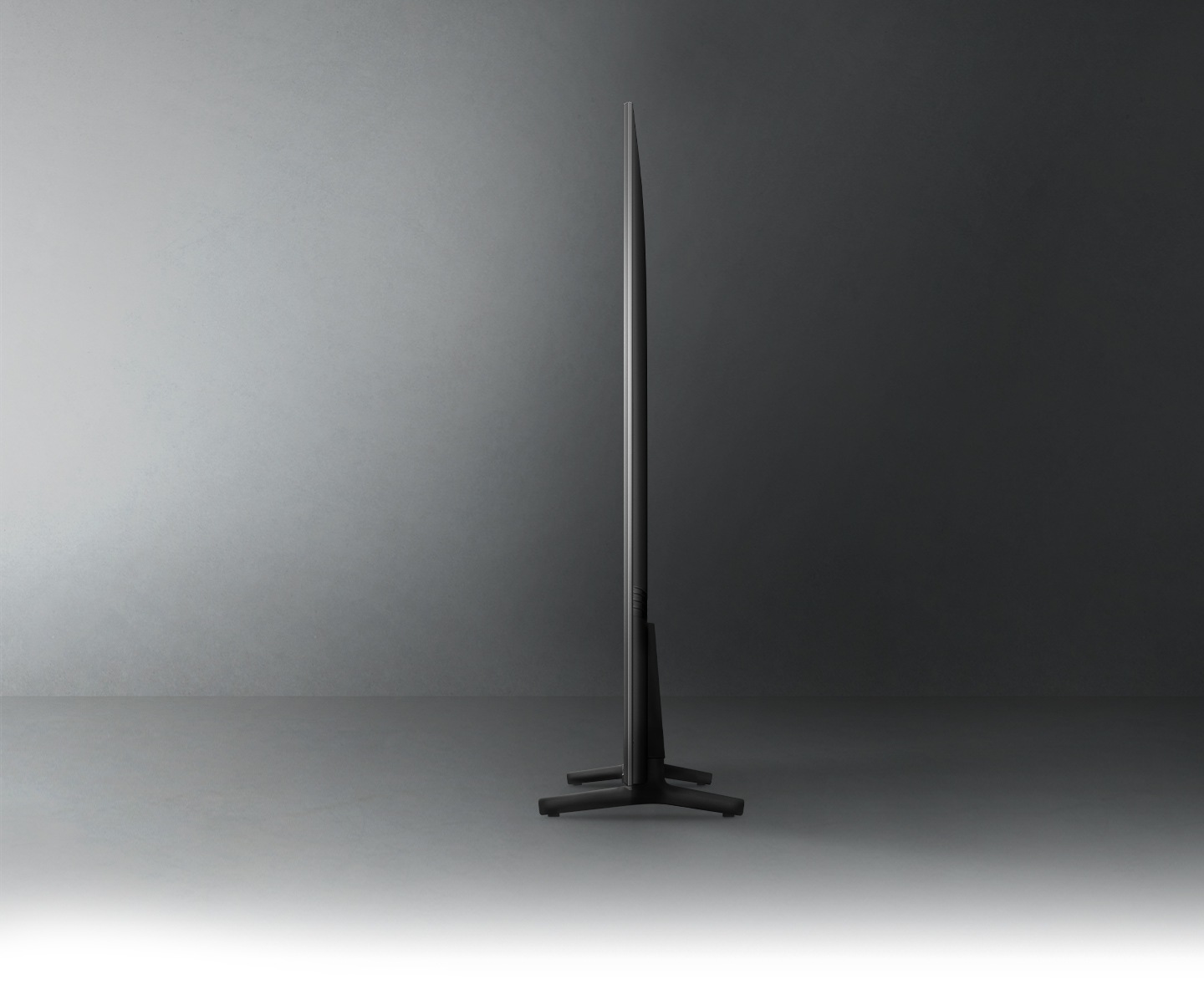 Вигляд профілю QLED TV демонструє надтонкий дизайн QLED TV AirSlim.