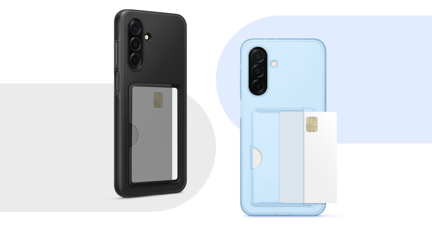 Два устройства Galaxy A26 5G в чехлах Card Slot Case. Смартфон в чёрном чехле имеет карту полностью внутри, а в синем - карта видна наполовину.