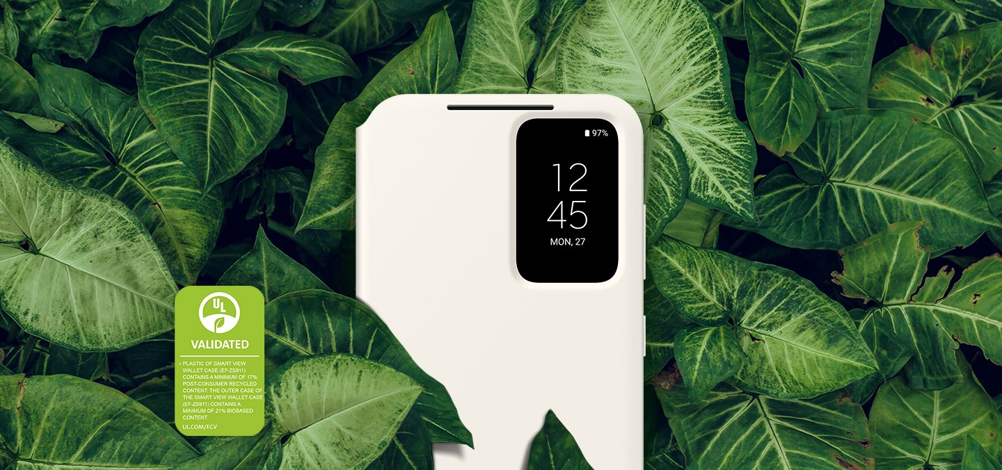 Se muestra la vista frontal de un dispositivo Galaxy S23 con una cubierta de bolsillo con vista inteligente con hojas verdes gruesas alrededor. El texto dice “EL PLÁSTICO DE LA CUBIERTA DE BOLSILLO CON VISTA INTELIGENTE (EF-ZS911) CONTIENE UN MÍNIMO DEL 17 % DE CONTENIDO RECICLADO POSCONSUMO. LA PARTE POSTERIOR DE LA CUBIERTA DE BOLSILLO CON VISTA INTELIGENTE (EF-ZS911) CONTIENE UN MÍNIMO DEL 21 % DE CONTENIDO DE BASE BIOLÓGICA”.