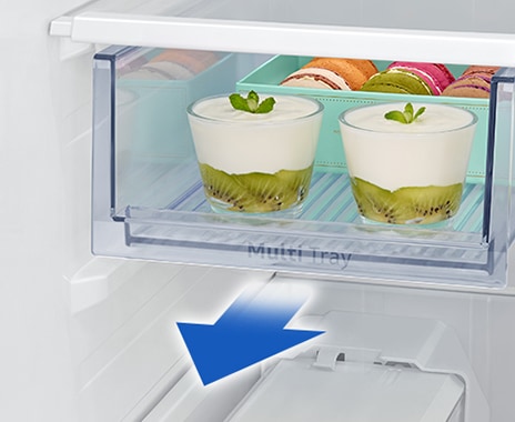 La bandeja múltiple permite al usuario tener un uso más eficiente del espacio del refrigerador.  La bandeja se ajusta justo debajo de cada estante para almacenar artículos pequeños como huevos, latas pequeñas, muffins, etc.