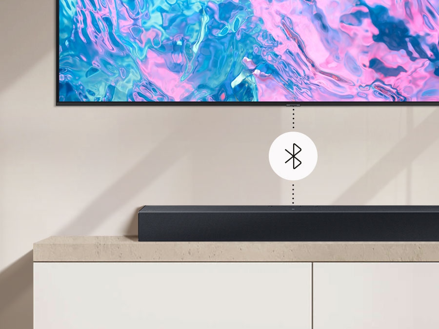 El sonido se reproduce a través de la barra de sonido conectada a la TV con Bluetooth.