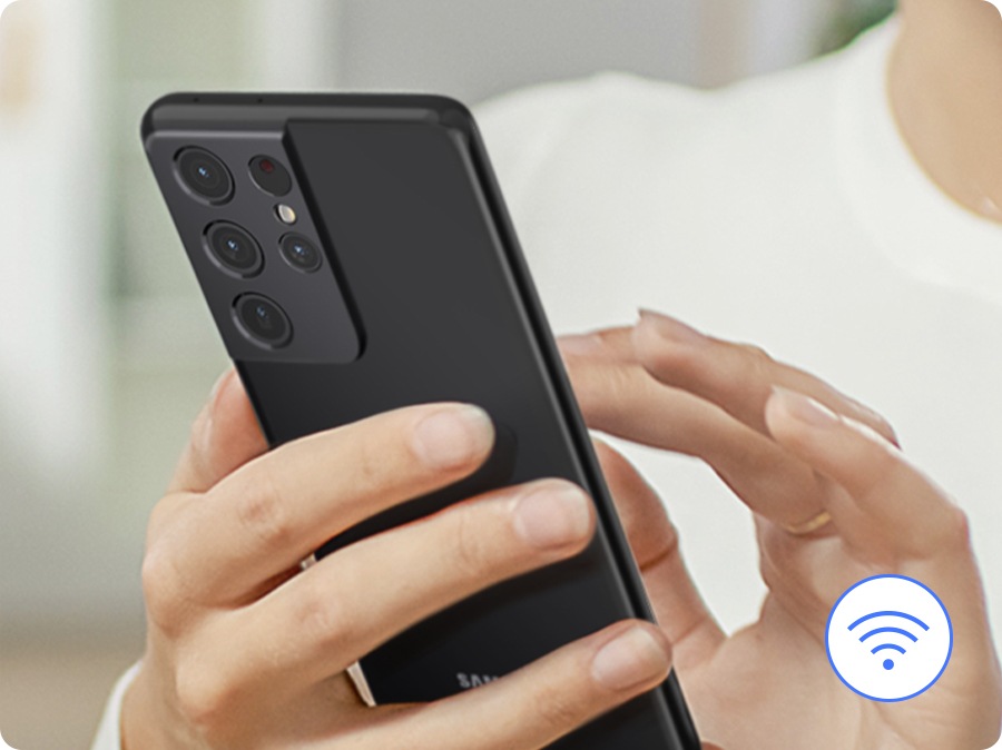 One person manages the refrigerator remotely via smartphone and Wi-Fi.