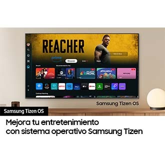 Un televisor montado en la pared muestra aplicaciones populares y contenido seleccionado en el menú de inicio de "Samsung Tizen OS".