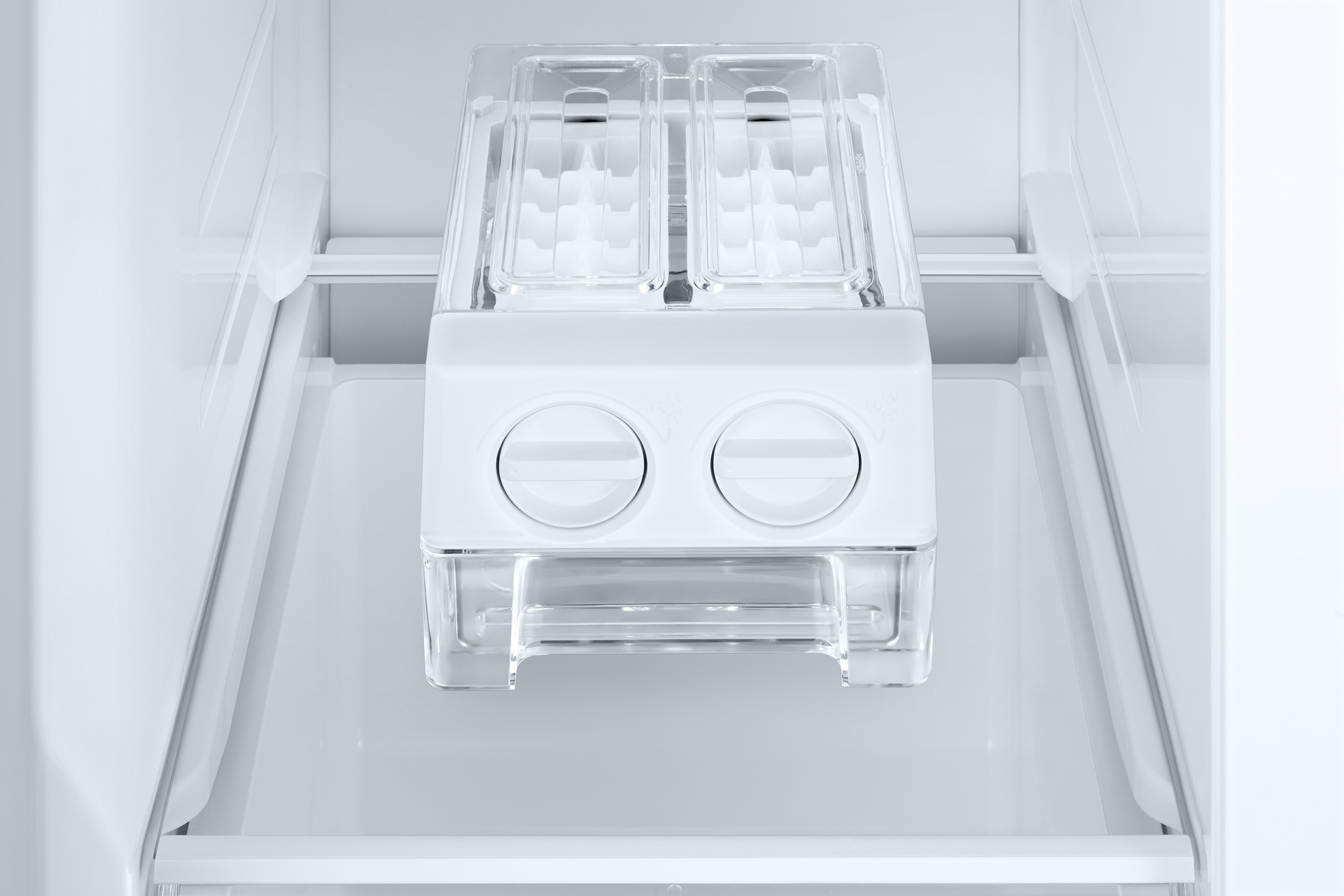 Detail-Twist-Icemaker_Silver