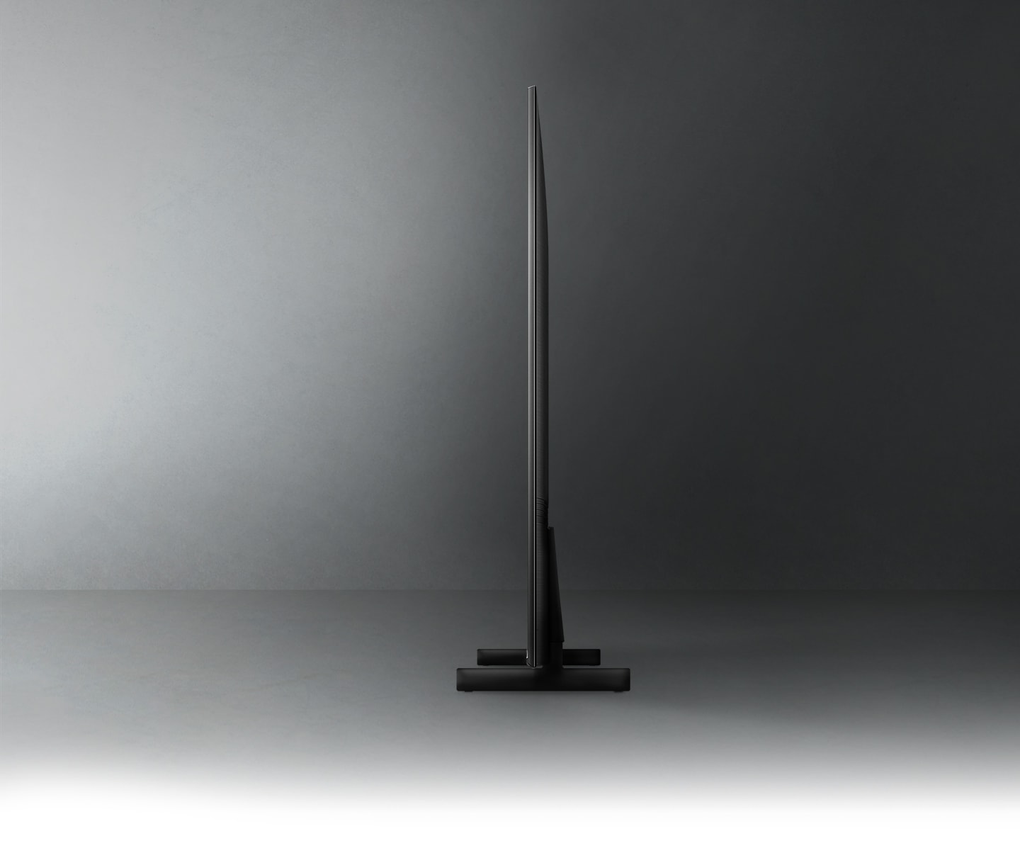 Profile view of QLED TV shows ultra slim design of QLED TV AirSlim.