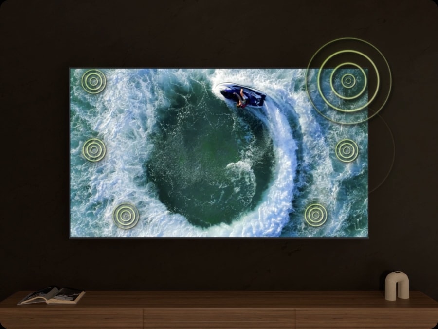A boat is making a circular motion on the water. Object Tracking Sound+ technology is tracking the action of the boat as it moves.