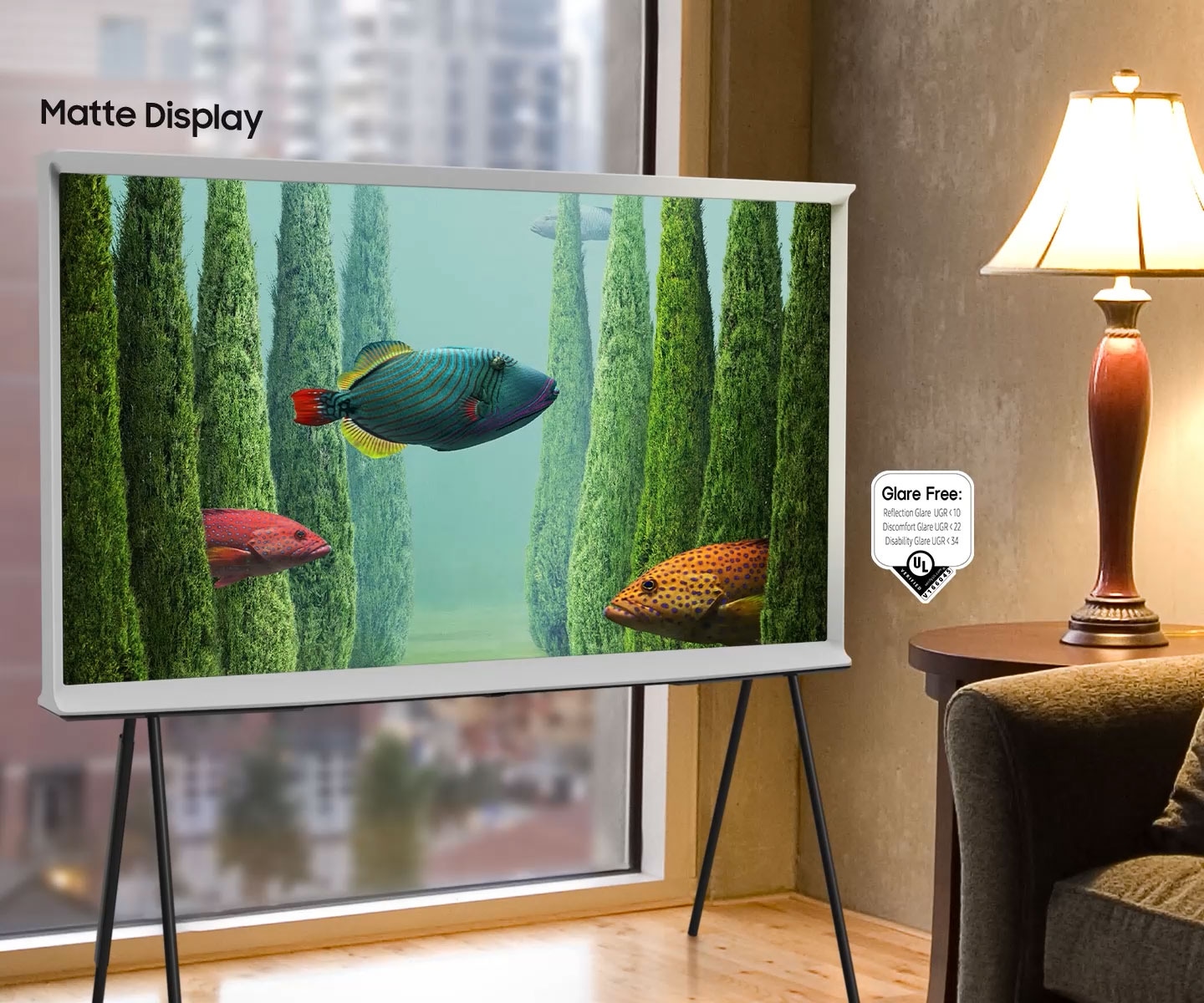 Conventional display has light reflections while Matte Display does not. Glare Free logo with Reflection Glare UGR<10, Discomfort Glare UGR<22, Disability Glare UGR<34 is also on display.
