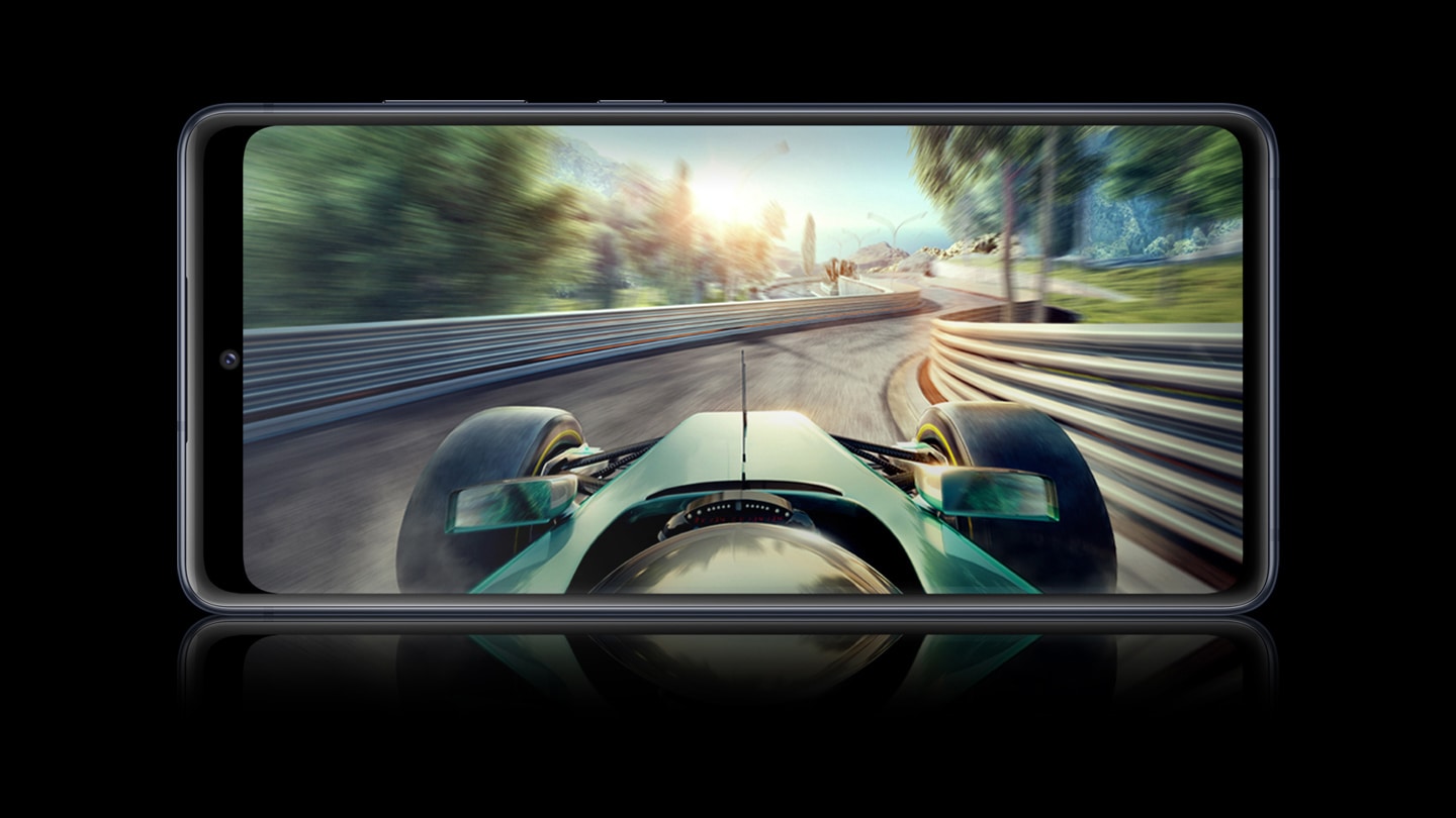 Galaxy S20 FE with a scene from a game onscreen showing the detail in your games with LTE and Wi-Fi 6 speeds.