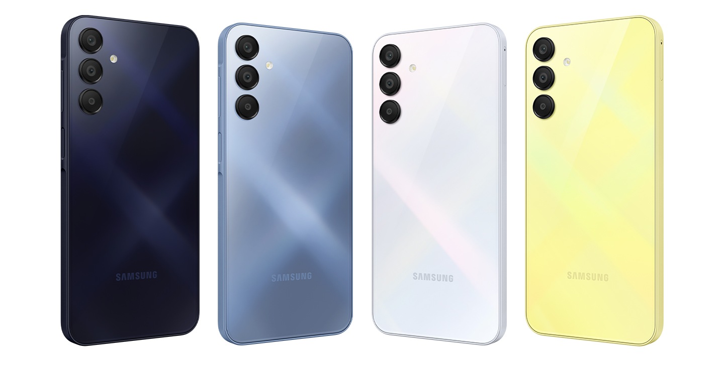 Quatre appareils Galaxy A15 sont présentés, tous montrant leur dos.  Les coloris des appareils sont, de gauche à droite, Bleu Noir, Bleu, Bleu Clair et Jaune.