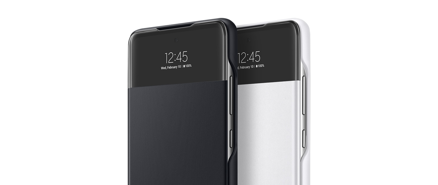 „Galaxy A72“ su juodu „S-view“ dėklu su viršeliu ir „Galaxy A72“ su baltu „S-View“ dėklu su viršeliu yra pakreipti į kairę. Du  „Galaxy A72“ vertikalioje padėtyje.