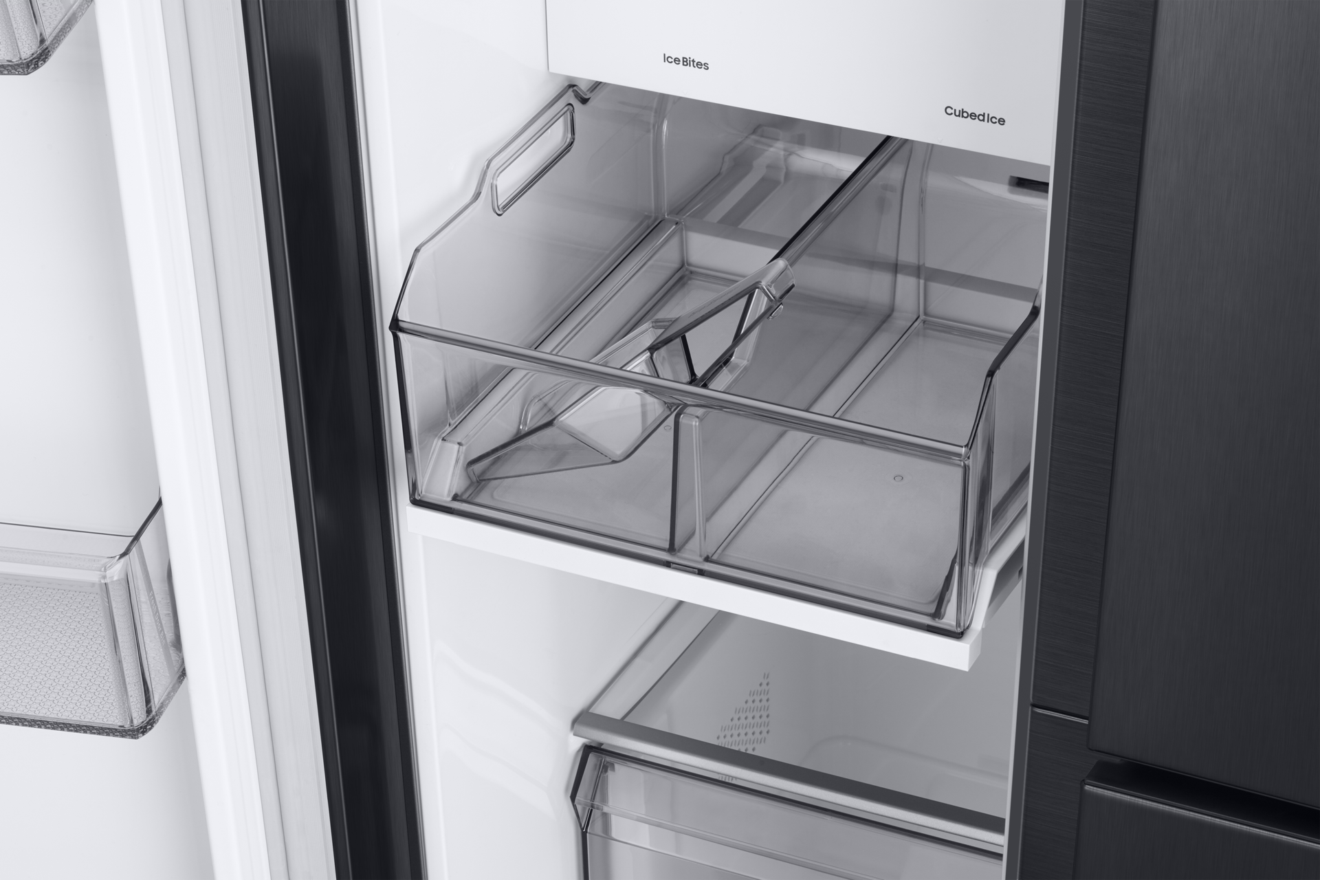 detail-dual-icemaker-without-ice Black