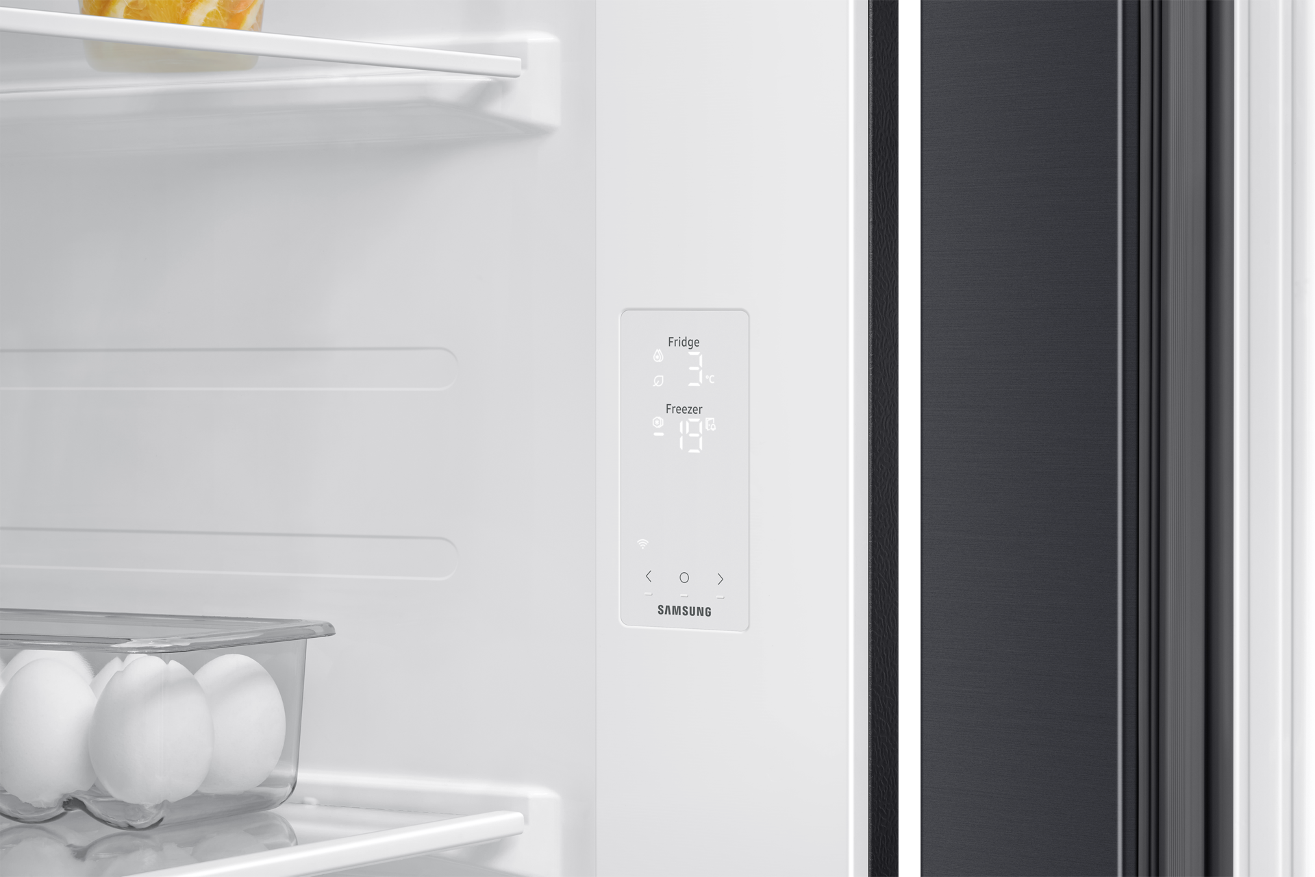Bespoke AI Refrigerator SBS AI Energy mode Detail-Internal-display Black Doi 