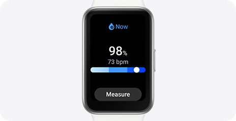 Se muestra un Galaxy Fit3 con la función de medición del nivel de estrés abierta, mostrando el nivel de estrés actual y el ejercicio de respiración en pantalla.