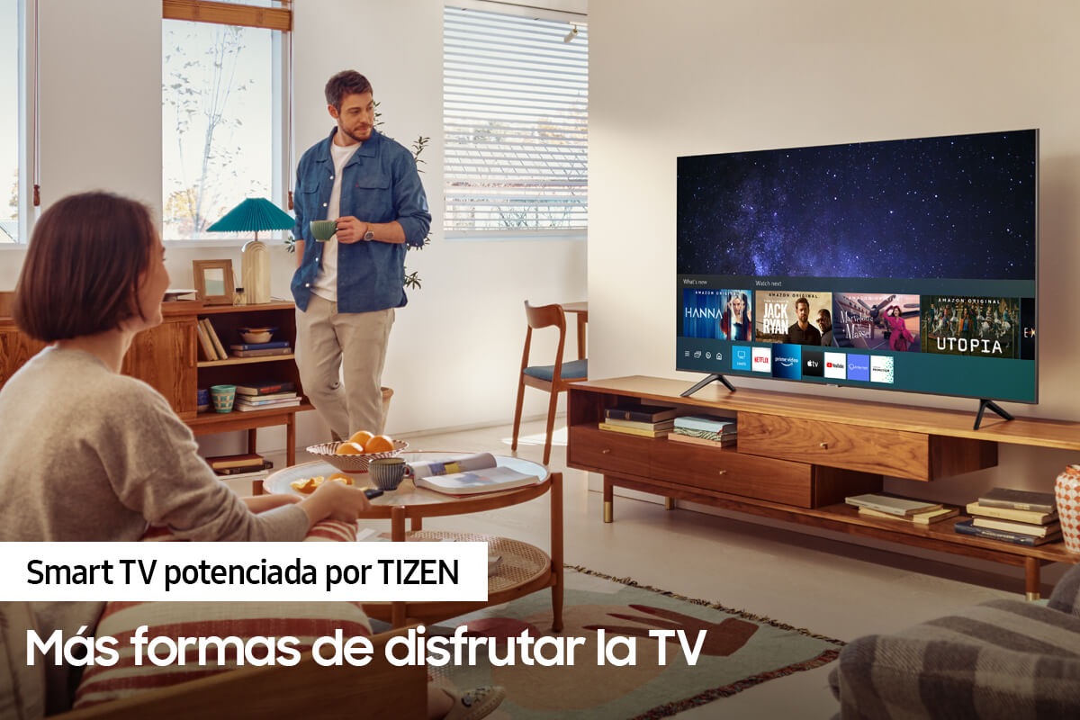 Samsung UHD AU7000 ofrece una variedad de Smart TV apps en la sala.