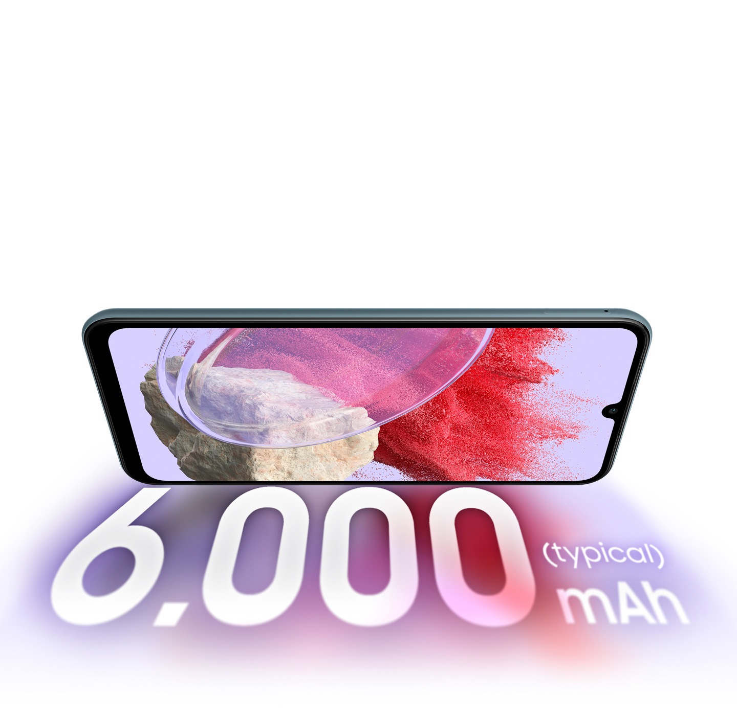 Tünd Mavi rəngdə Galaxy M34 5G-nin landşaft ön görünüşü səthlə kəskin bucaq yaradaraq ön tərəfə bir qədər əyilmişdir.  Cihaz ekranın bənövşəyi və qırmızı əksini yaradır və aşağıda göstərilən əks 6000 mAh (tipik) oxuyur.