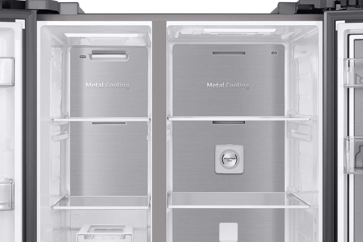 Take a look into the Samsung Side by Side Refridge (without foods inside) and explore in details the way Meta Cooling as well as Active Fresh Filter works