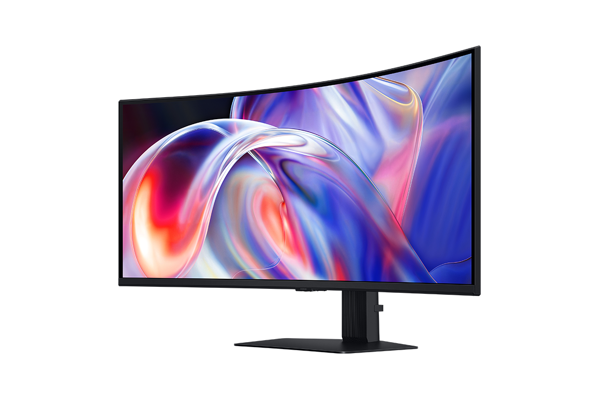 Perspectief rechtsvoor van 40-inch Samsung ViewFinity S8 S85TH met het scherm dat een scala aan heldere kleuren toont.