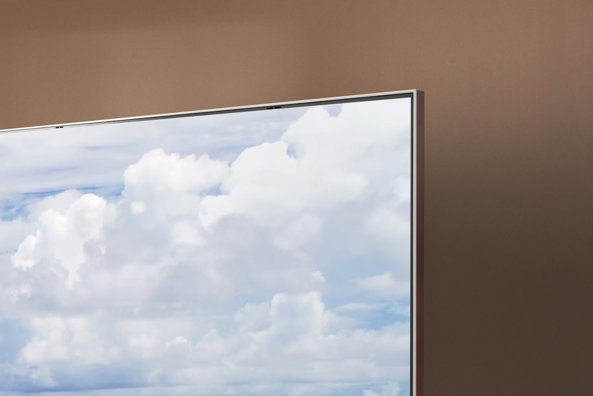 Neo QLED QN95B TV Lifestyle Feature Image 4