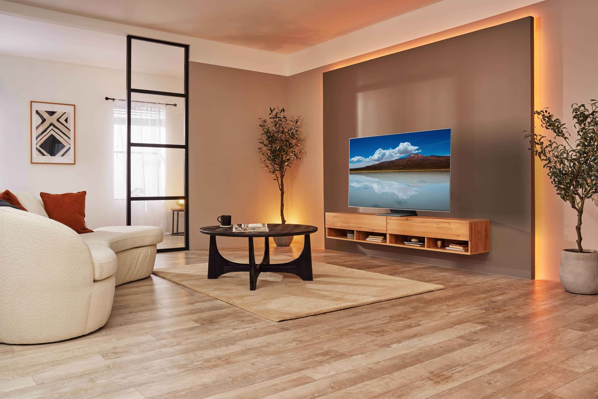 S95B OLED Lifestyle Feature Image 5