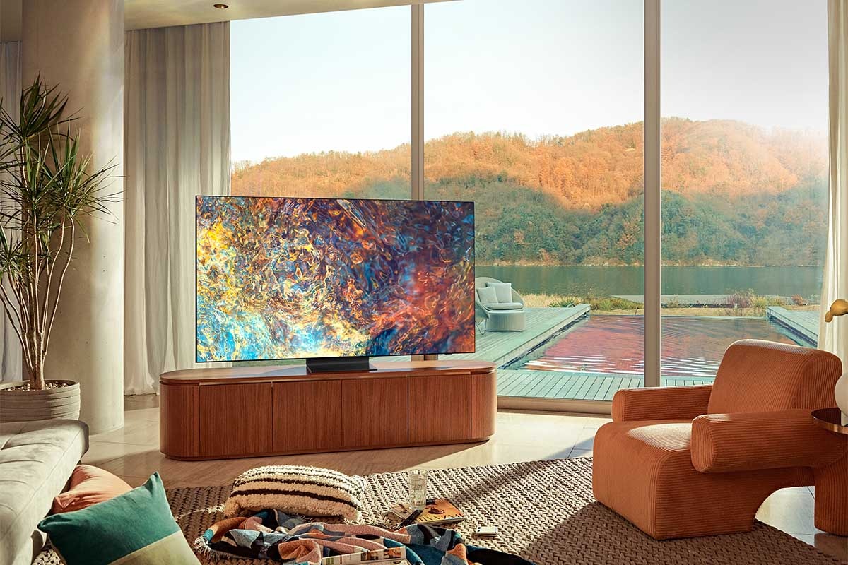 Samsung QLED QN95A med Neo Quantum Processor 4K viser bildet helt klart