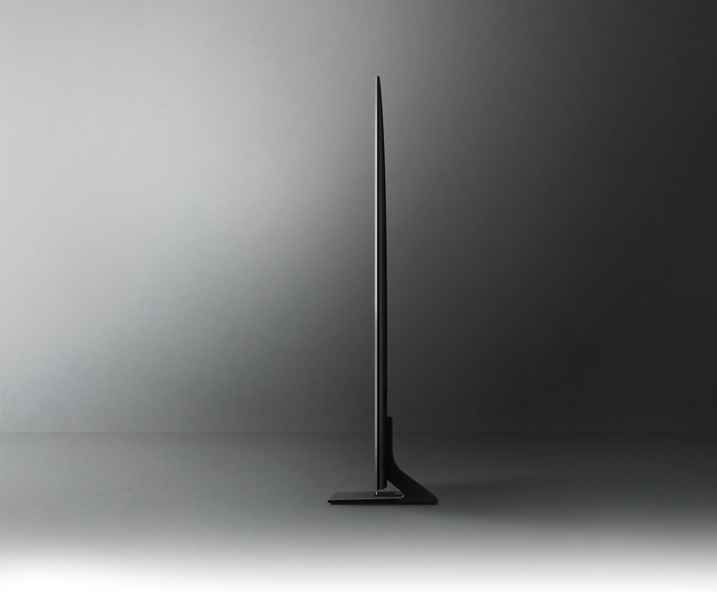 Profile view of Crystal UHD TV shows ultra slim design of Crystal UHD TV AirSlim.