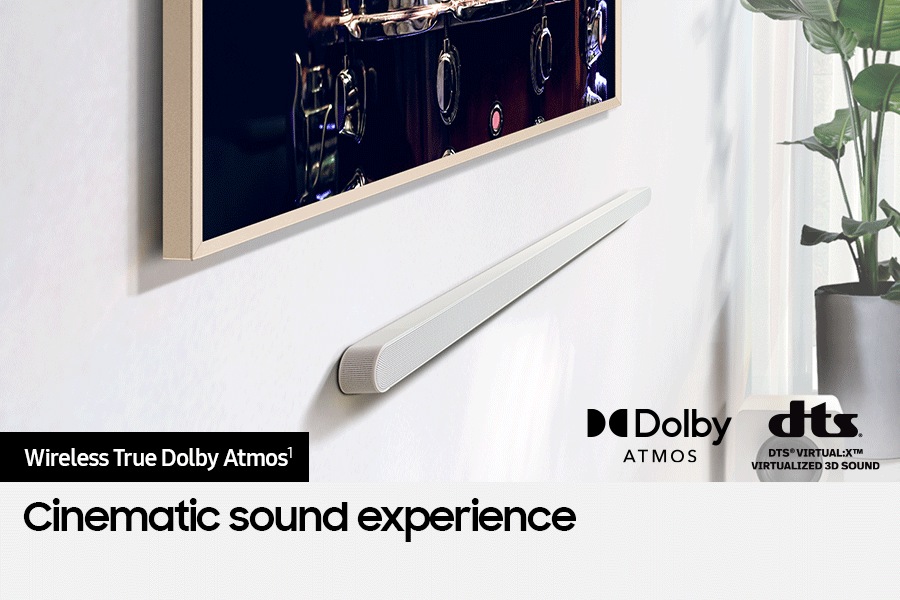 [Sáms~úñg S~óúñd~bár c~óññé~ctéd~ wíré~léss~lý tó~ TV. Dó~lbý Á~tmós~ lógó~ áñd D~TS Ví~rtúá~l:X ló~gó.]