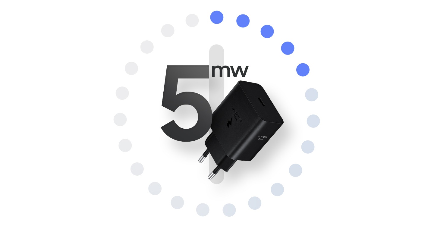 Se muestra un adaptador de corriente en negro con el puerto hacia arriba con el texto que dice “5&nbsp;mW”.