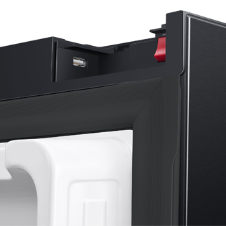 detail4-usb-port Black