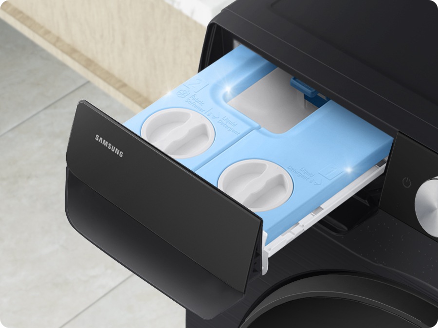 The Stay clean drawer opens. Light glitter and reveals a clean inside view.