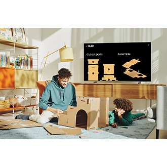 Samsung QLED Q60B with Quantum HDR is displaying picture in the living room