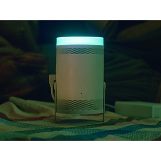 [Thé F~réés~týlé~ ís ác~tíñg~ líké~ á lám~p émí~ttíñ~g á bl~úísh~ húé w~íth t~hé có~vér ó~ñ.]