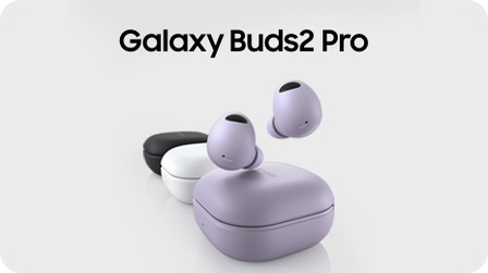 Three Galaxy Buds2 Pro devices are lined up. The Bora Purple Galaxy Buds2 Pro device in the front has two earbuds hovering over the closed case. The closed White case in the middle is followed by the closed Graphite case.