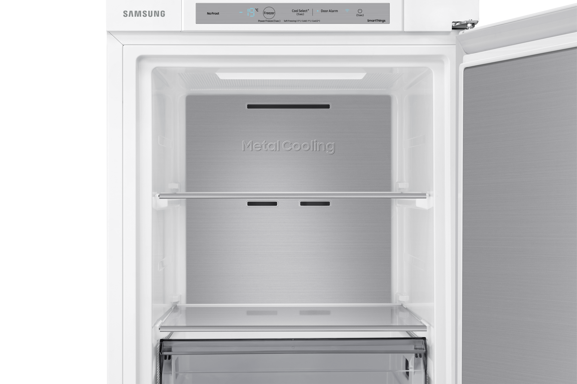 Jednodrzwiowa zamrażarka do zabudowy z wi-fi BRZ22700EWW/EF - zbliżenie na półki Metal Cooling