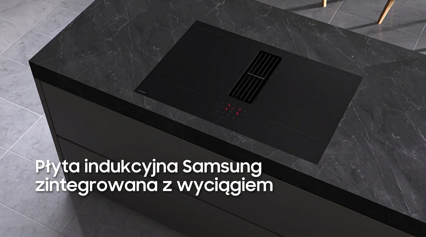 Płyta indukcyjna Anti-Scratch z wyciągiem Samsung, wpasowana w ciemny blat kuchenny.