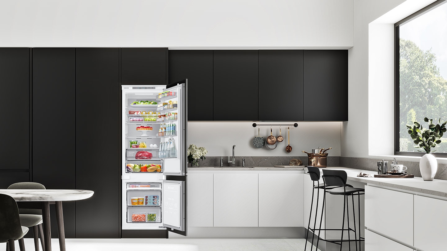 Il design minimalista del frigorifero da incasso No Frost BRB30715DWW/EF lo rende un abbinamento perfetto per qualsiasi interno.
