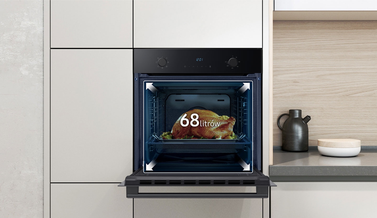 A Samsung NV68A1145RK/EO sütő 68 literes kapacitása lehetővé teszi nagyobb ételek elkészítését.