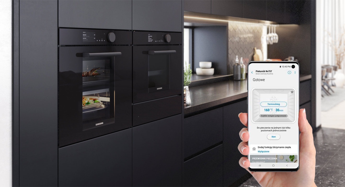 Piekarnik Dual Cook Samsung NV75T8549RK/EO może być sterowany z poziomu smartfona.