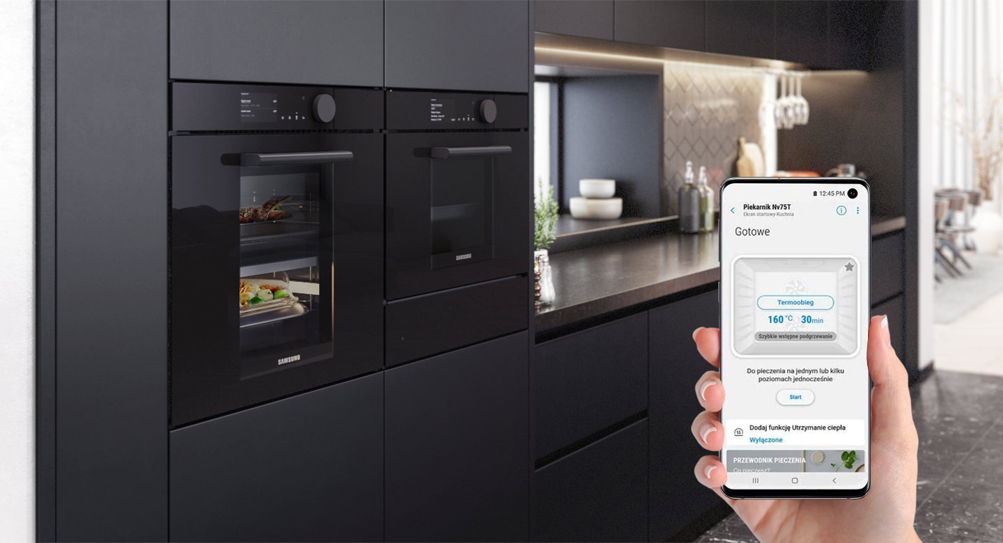 Nowoczesnym piekarnikiem Samsung NV75T8979RK/EO możesz sterować przy pomocy aplikacji mobilnej.
