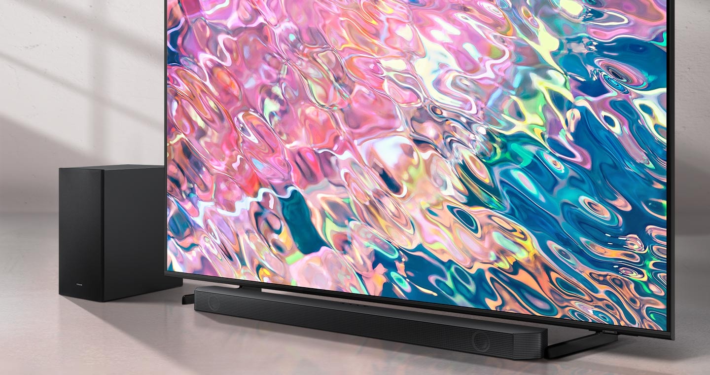 Soundbar Samsung HW-Q600B/EN możesz postawić pod telewizorem. 